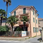 Palm House * Αλμπένγκα